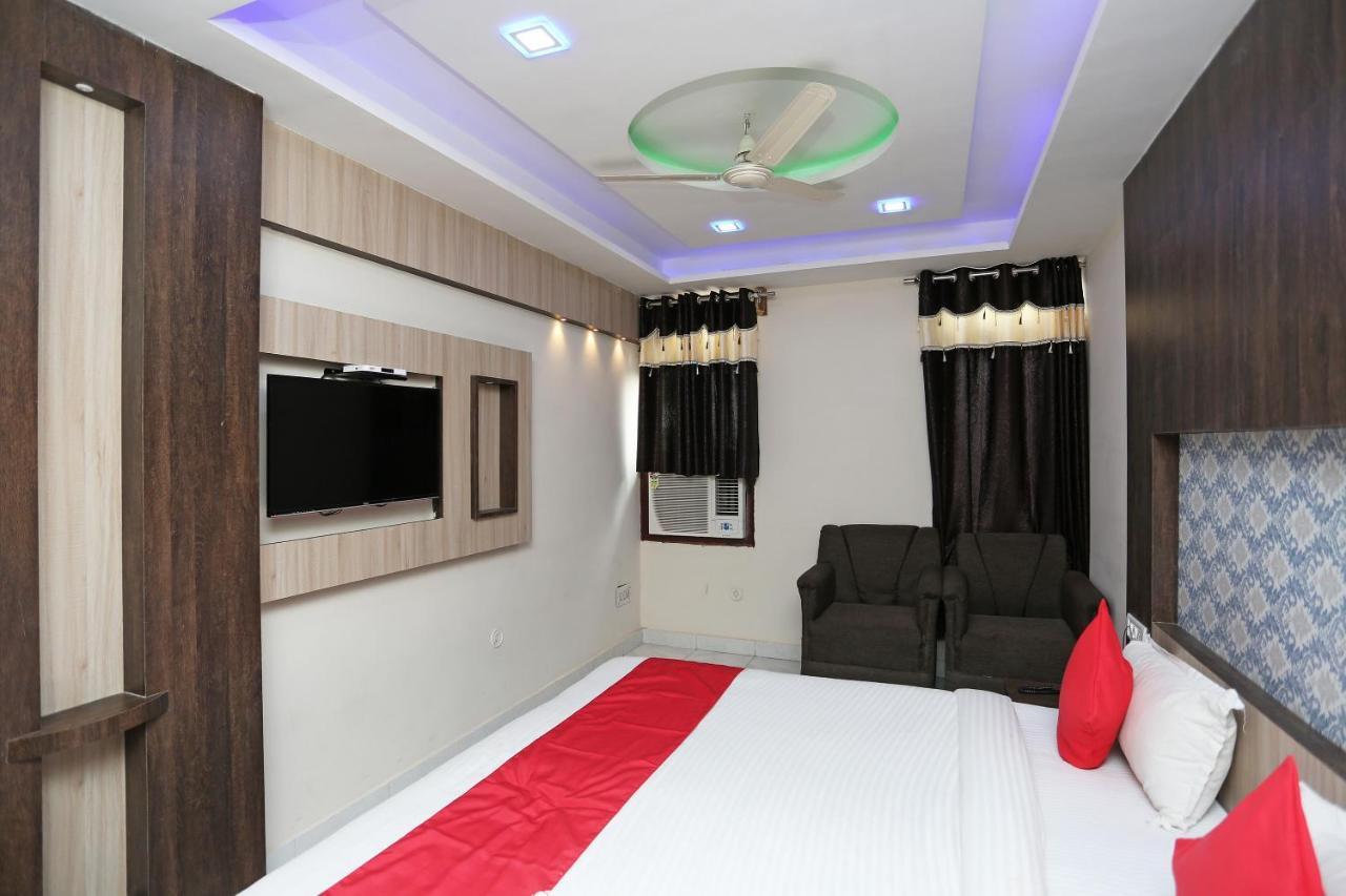 Oyo 4956 Hotel Maharaja Palace Kanpur Ngoại thất bức ảnh