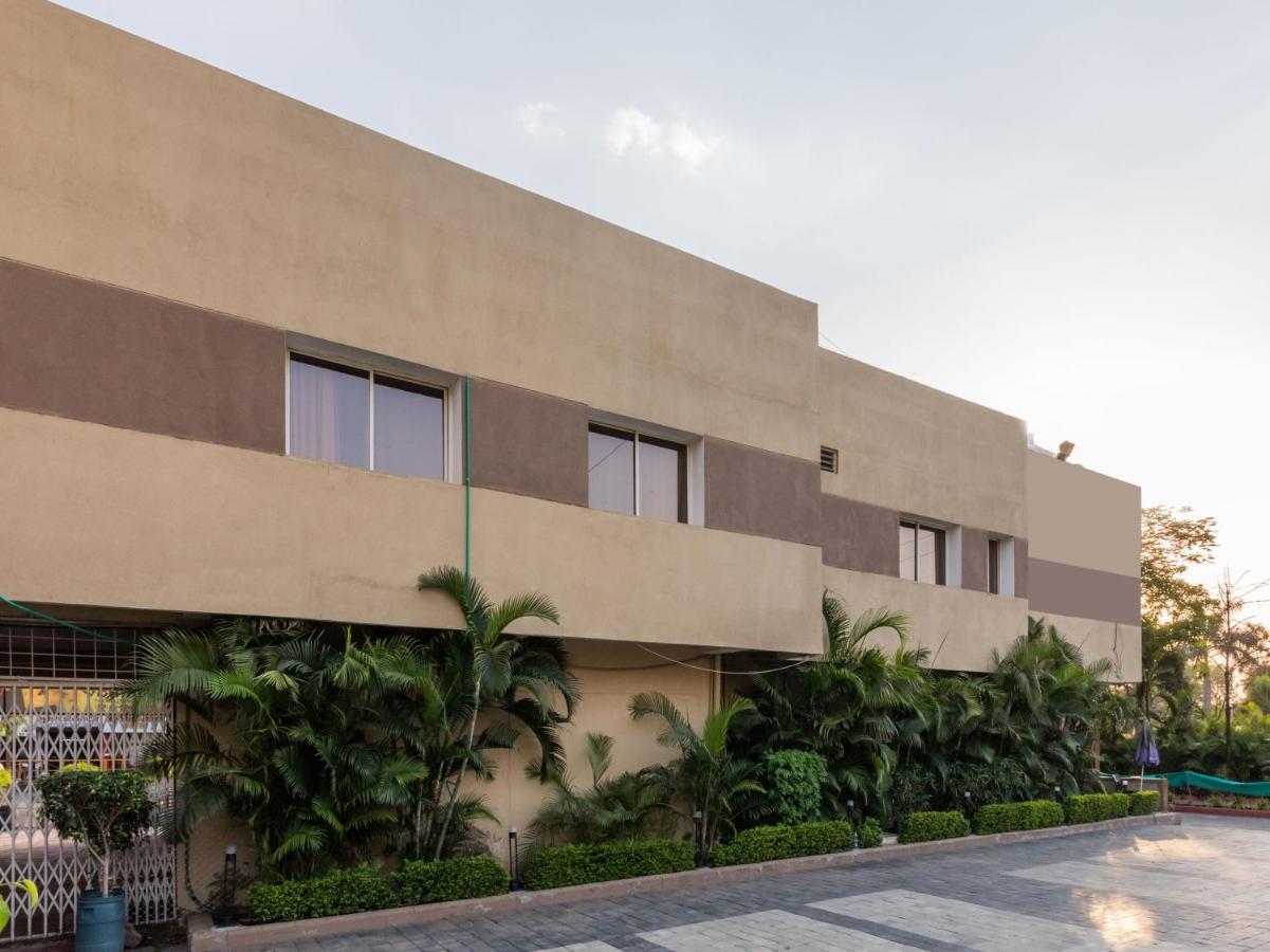 Oyo 4956 Hotel Maharaja Palace Kanpur Ngoại thất bức ảnh