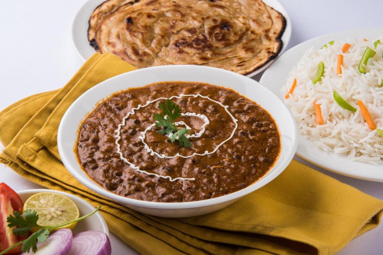 Oyo 4956 Hotel Maharaja Palace Kanpur Ngoại thất bức ảnh