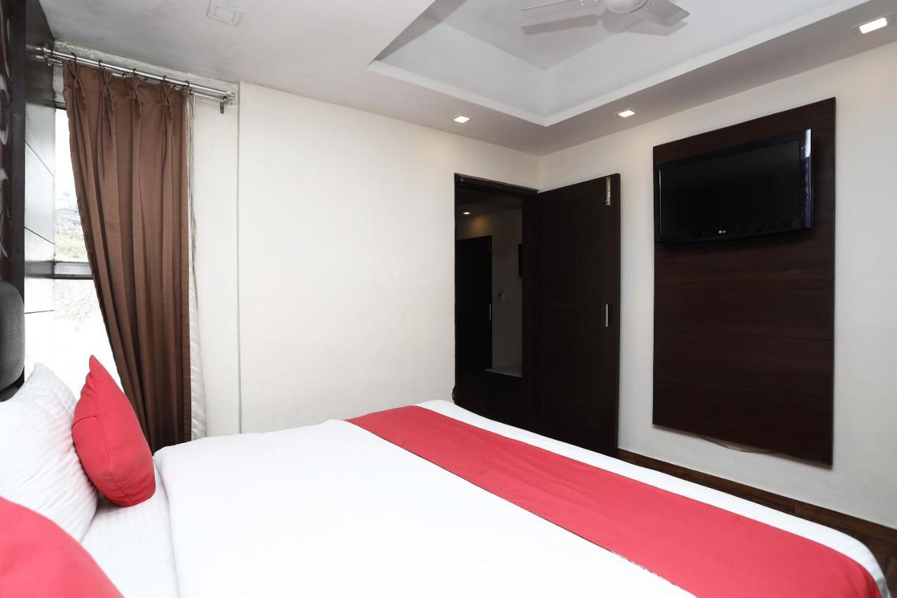 Oyo 4956 Hotel Maharaja Palace Kanpur Ngoại thất bức ảnh