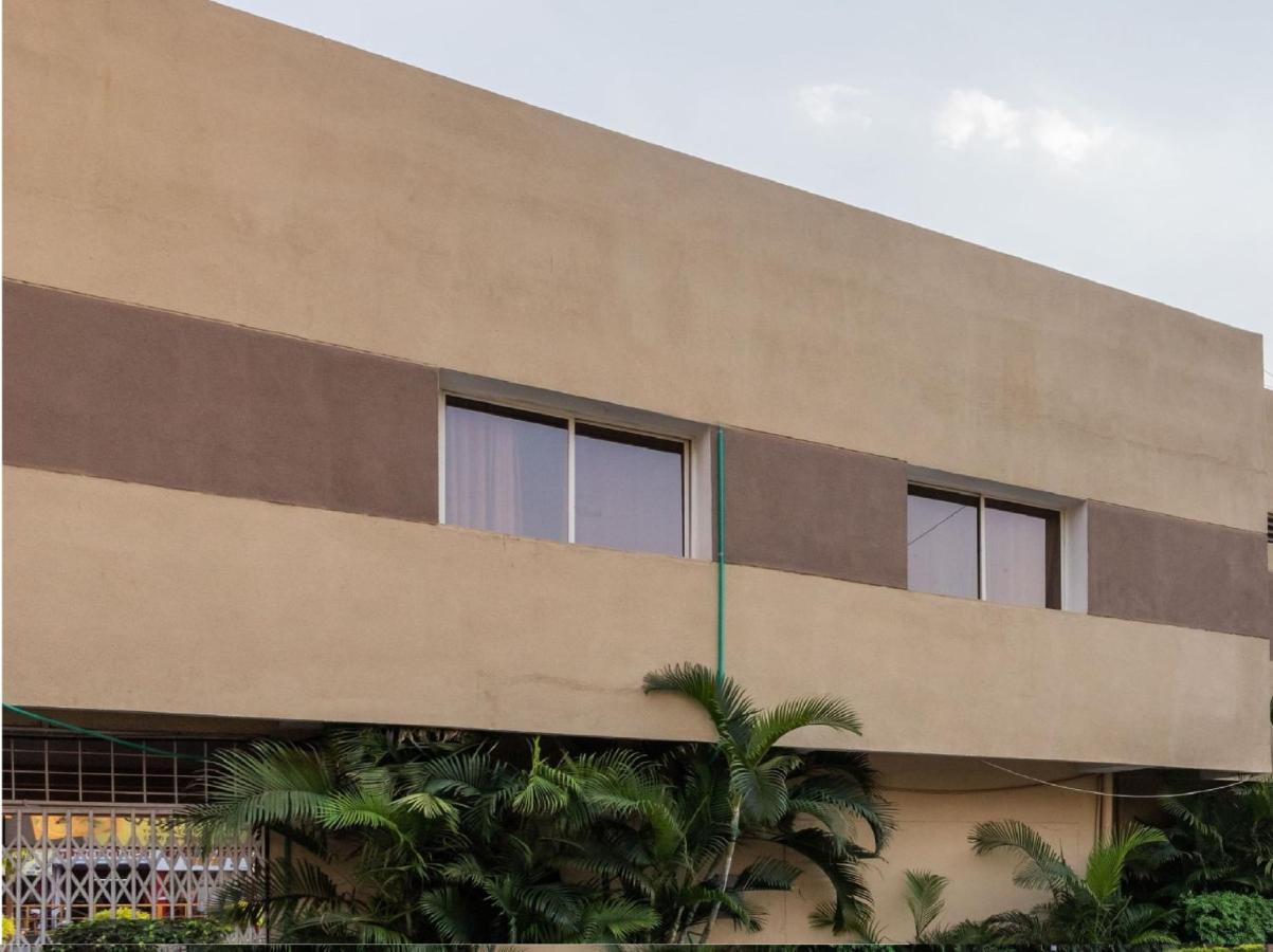 Oyo 4956 Hotel Maharaja Palace Kanpur Ngoại thất bức ảnh