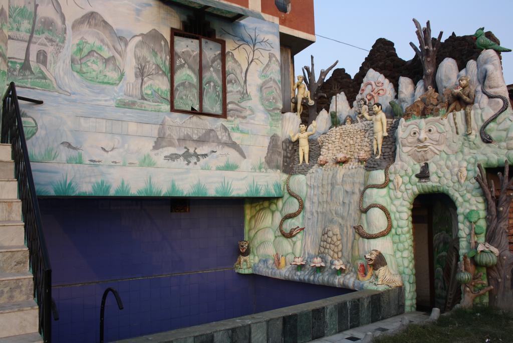 Oyo 4956 Hotel Maharaja Palace Kanpur Phòng bức ảnh
