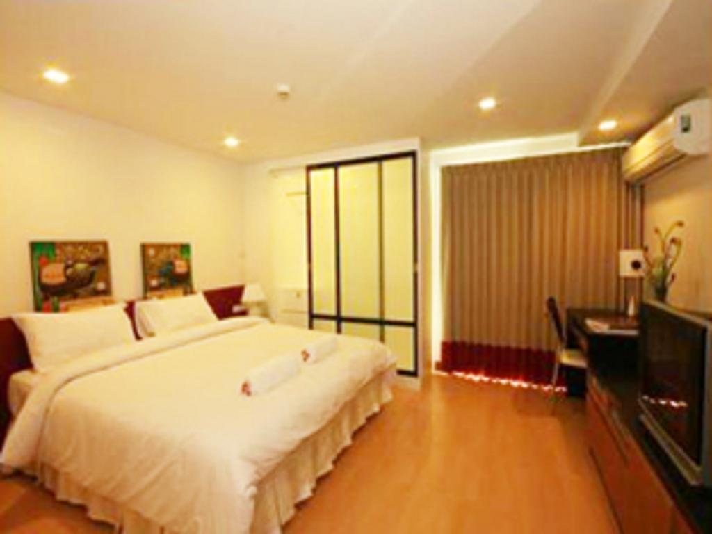 Oyo 4956 Hotel Maharaja Palace Kanpur Phòng bức ảnh